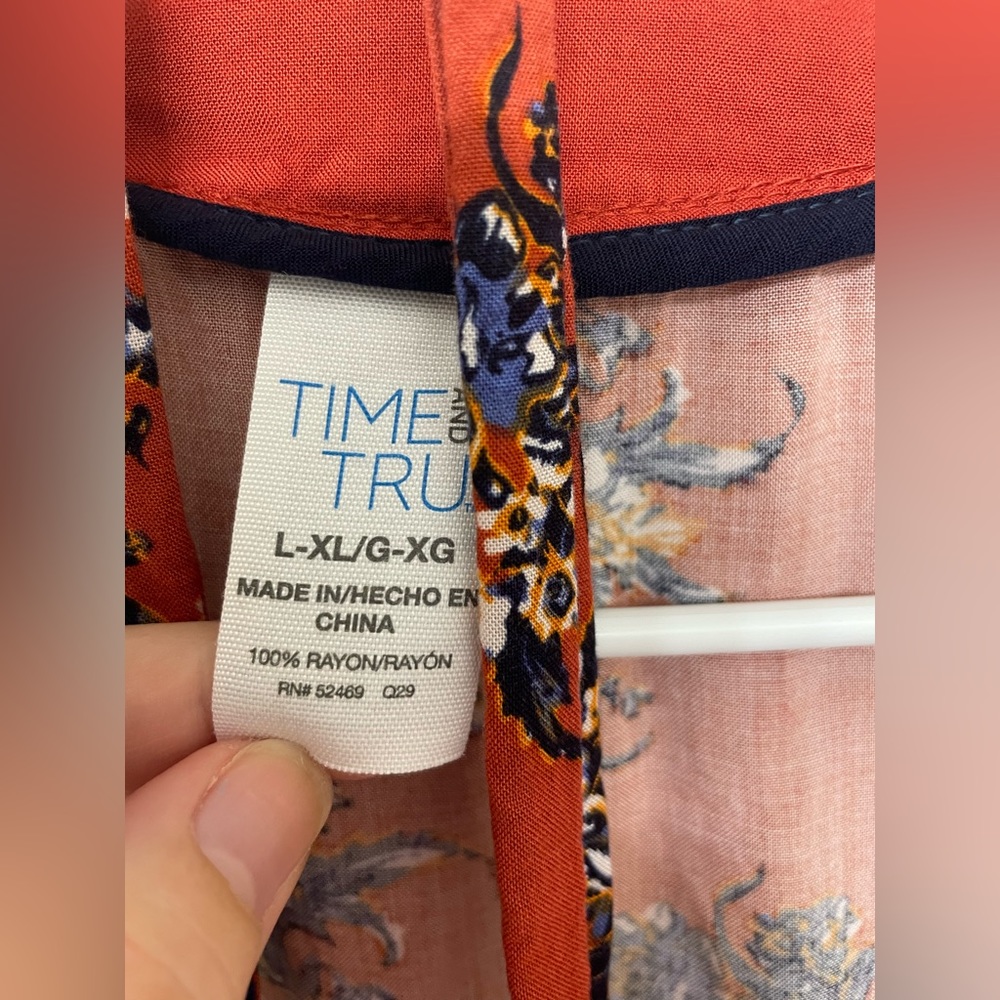 Floral Robe - Picture 2 of 2